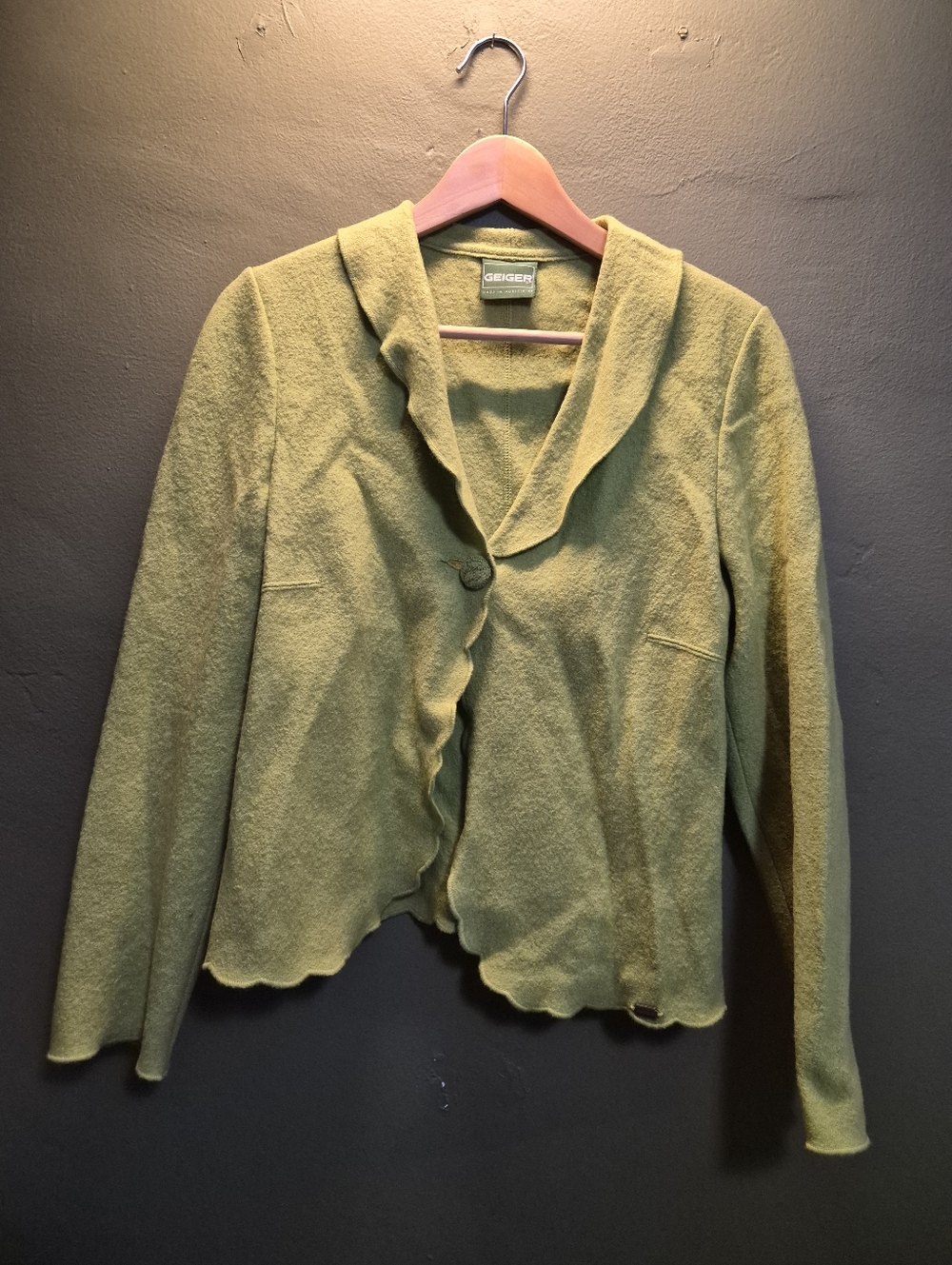 Geiger Austria Green Boiled Wool Jacket Scalloped Hem Button Front Size 38